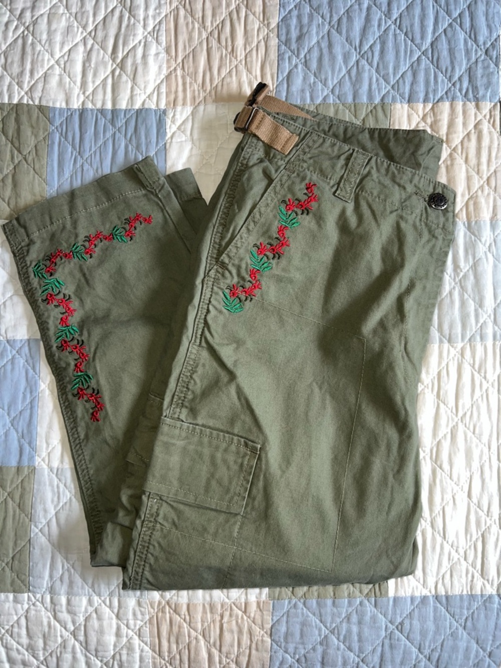 Y2K Hang Ten Olive Green Capris With Red Embroidery Cotton